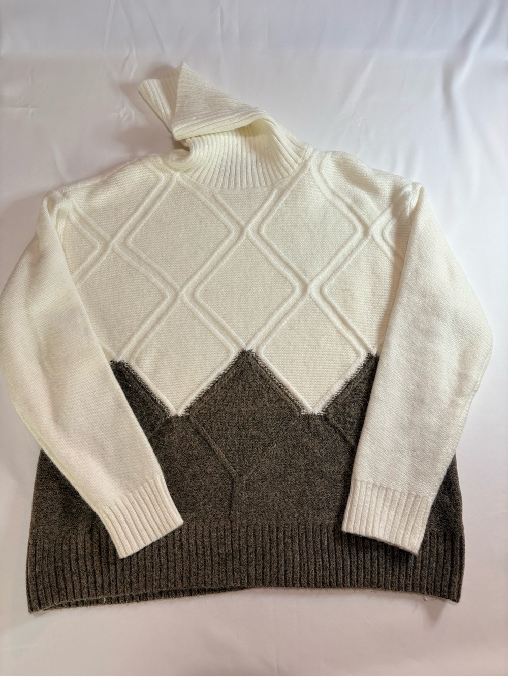 Simply Vera Vera Wang Cream Ribbed Turtleneck Sweater
